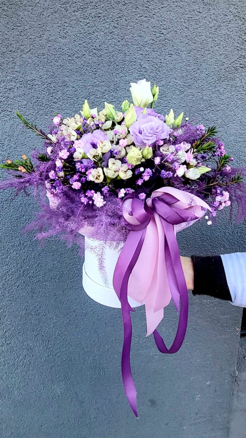 Bukiet fioletowych róż w odcieniach purpury — bukiety okolicznościowe Lębork